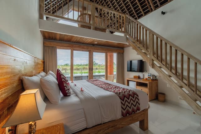 Deluxe Suite Room with Rice Field View