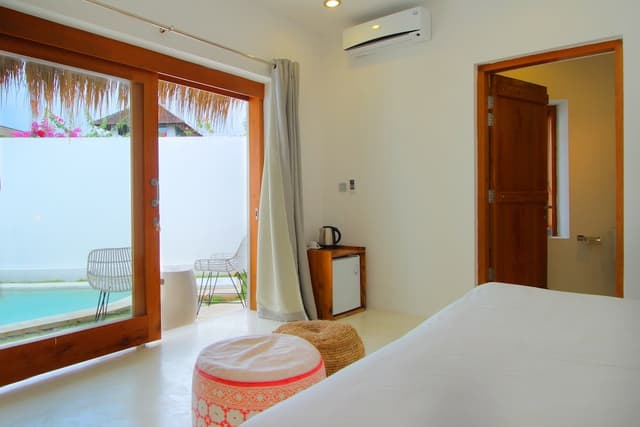Room with Private Garden and Pool