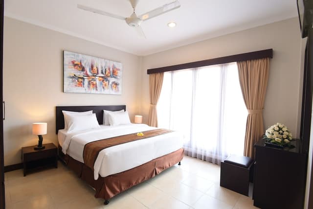 Deluxe Two-Bedroom Apartment