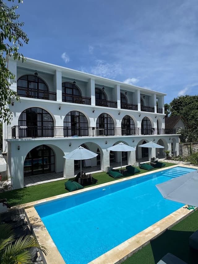 Deluxe Shared Dormitory, Women only, Pool View, Poolside