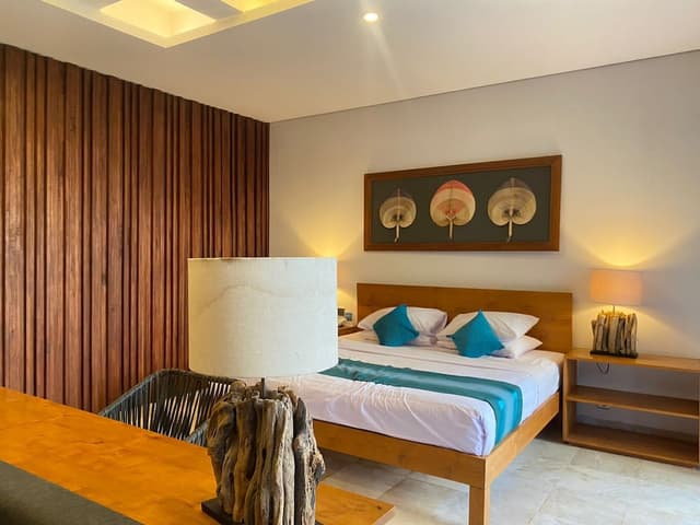 Deluxe Suite, 1 King Bed, Garden View