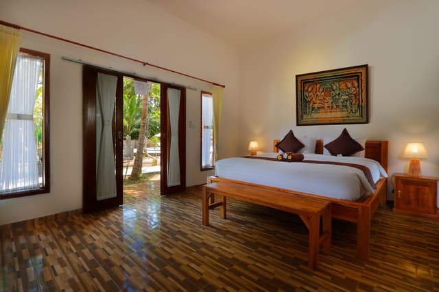 Deluxe Villa, 1 King Bed, Pool View