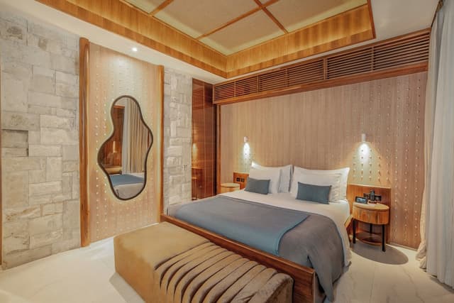 Grand 1 Bedroom Villa with Private Pool & Bathtub