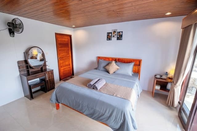 Deluxe Room, Patio, Mountain View