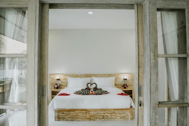 Deluxe Double Room, Pool View