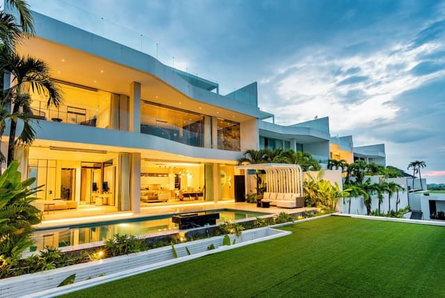 Luxury Apartment, 3 Bedrooms, Private Pool