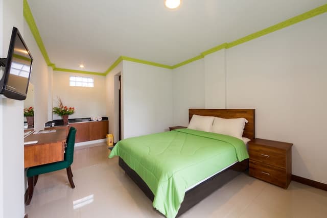 Deluxe Room, 1 Double Bed, Garden View