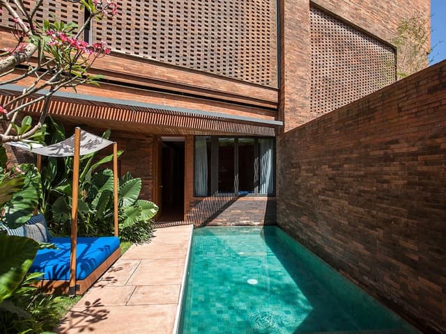 Pool Suite