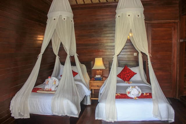 Deluxe Twin Room, 2 Twin Beds, Balcony, Pool View