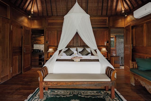 One Bedroom Villa with Private Pool & Kitchen