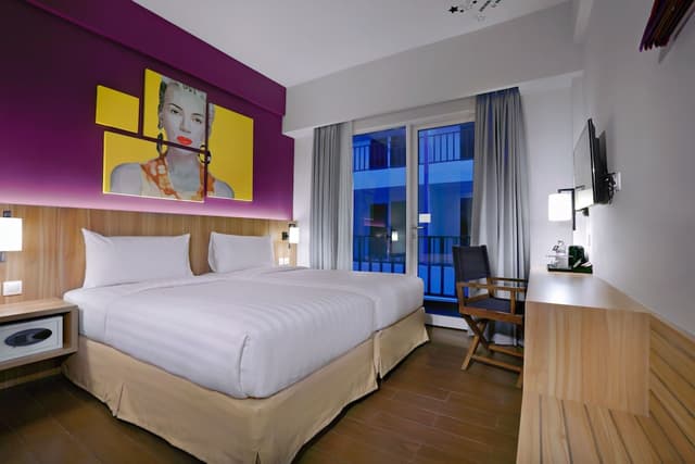 Superior Twin Room, 2 Twin Beds, Balcony, Pool View