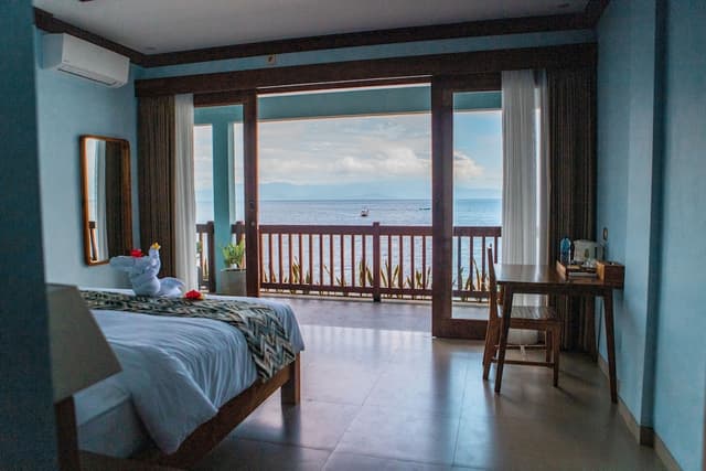 Grand Deluxe Beachfront Upper Floor