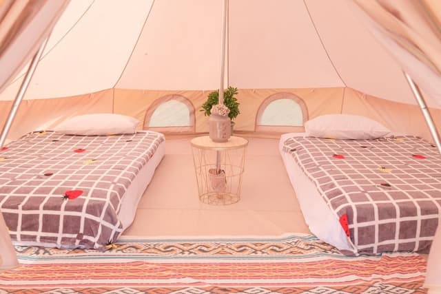 Romantic Tent, 2 Twin Beds