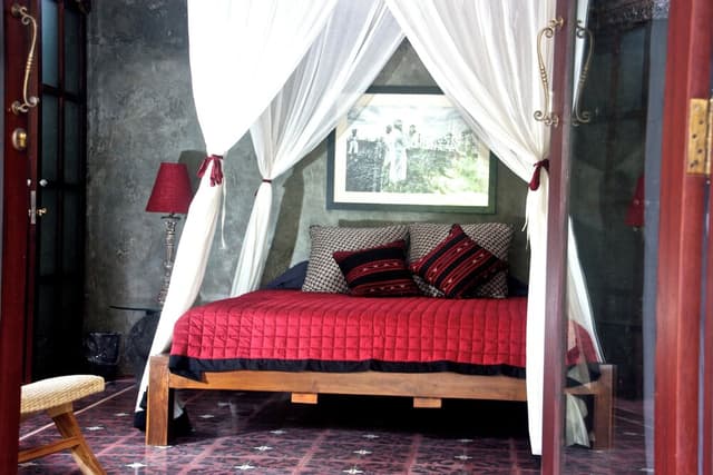 Basic Room, 1 Queen Bed