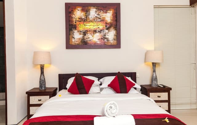 2 Bedrooms Villa