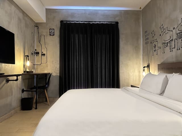 Executive Stark Room