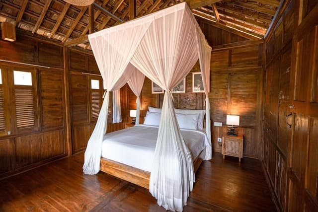 Signature Cabin
