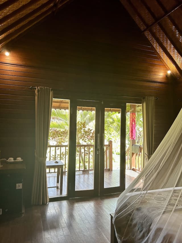 Deluxe Double Room, 1 King Bed, Balcony, Garden View