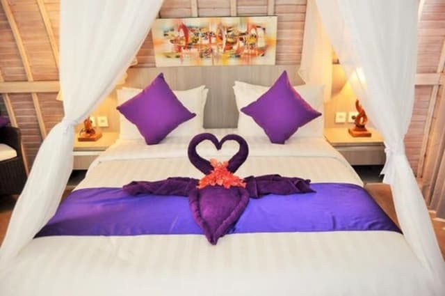 Deluxe Double Room with Pool View