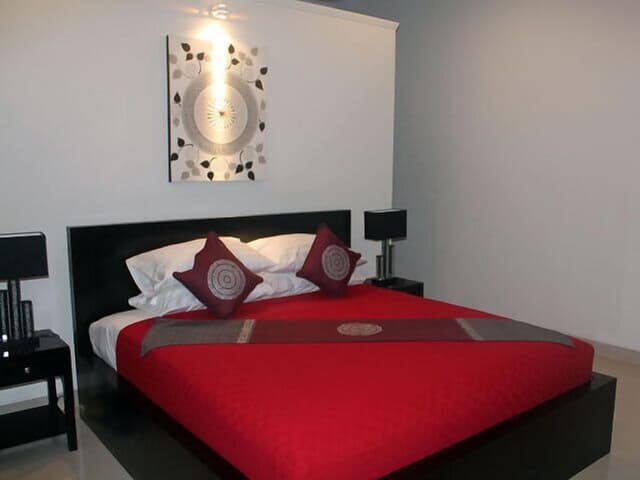 Deluxe Villa, 1 King Bed, Garden View