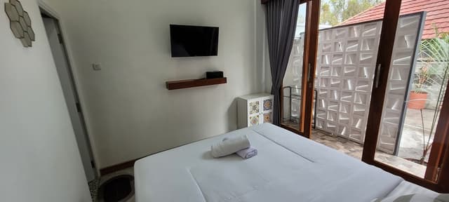 Economy Room