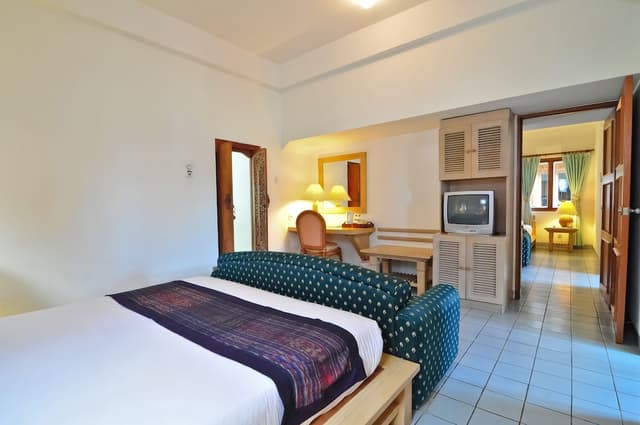 Deluxe Room, Garden View (With Extra Bed)
