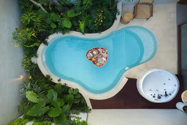 Grand Smart 1 Bedroom Villa with Private Pool and Hot Tub with Lagoon Access