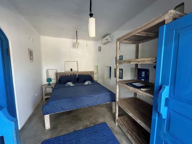Room 3 Double Room with Shared Bathroom