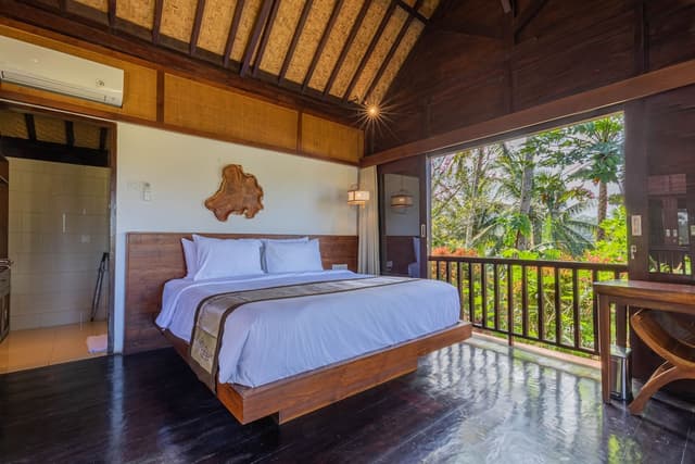 Deluxe Double Room, 1 King Bed, Garden View