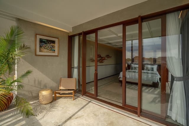 Studio Suite, 1 King Bed, Non Smoking, Balcony