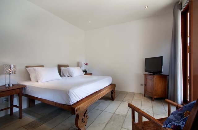 One Bedroom Apartment, Shared Pool