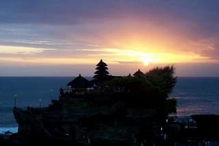 Private Chartered Car to Ubud Villages and Tanah Lot