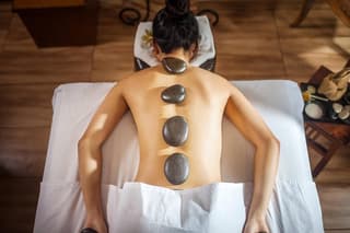 Hot Stone Massage – 90min Deep Relax