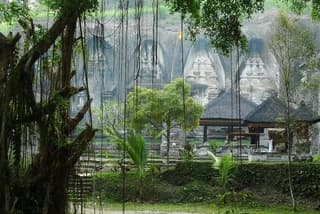 Private full-day tour with hot spring