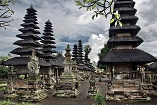 Bali : Sacred Temple Tanah lot,Taman Ayun & Uluwatu
