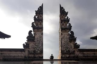Bali Instagram Tour : Heaven Gate Tour - Tirta Gangga - Tukad Cepung Waterfalls