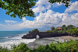Private Half Day Tanah Lot Sunset and Taman Ayun Tour in Bali