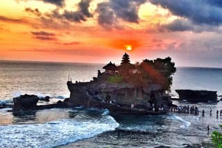Tanah Lot Sunset and Monkey Forest Tour.