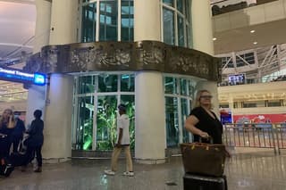 Pick up and drop off airport