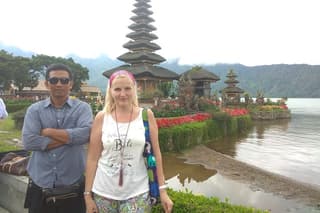Private Tour Sekumpul Waterfall Combination Beratan Temple & Twin Lakes