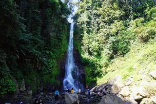 Full Day Trip Gitgit Waterfall And Ulun Danu Beratan Temple