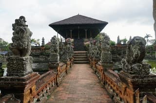 Private Tours East Of Bali Kertagosa And Goa Lawah Temple