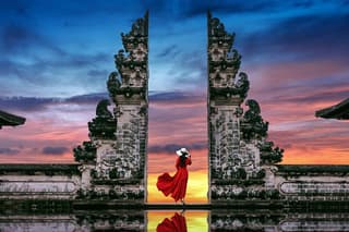 Gate of Heaven at Lempuyang Temple and East Bali Tour