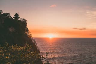 Uluwatu Sunset & Kecak Dance Show with Jimbaran Dinner
