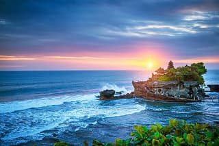 Sunset, Green Land and Three Lakes Private Tour (all inclusive)