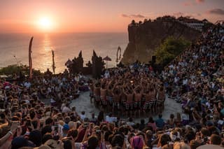 Bali: The Best Uluwatu Sunset, Kecak Dance and Dinner in Jimbaran