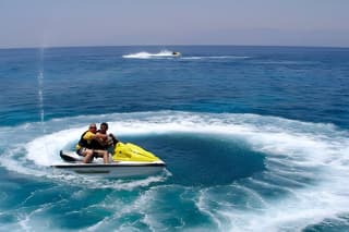 Tanjung Benoa Water Sports and Uluwatu Sunset Tour with Dinner