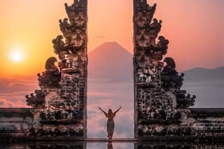 Gate of Heaven Lempuyang & Blue Lagoon Snorkeling Tour