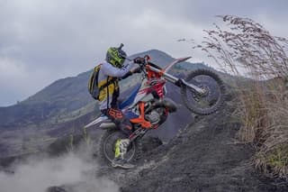 Bali Dirt Bike Tour with Scenic Mountain Views