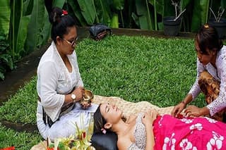 Bali Sound Healing with Balinesse spiritual Healer Ubud